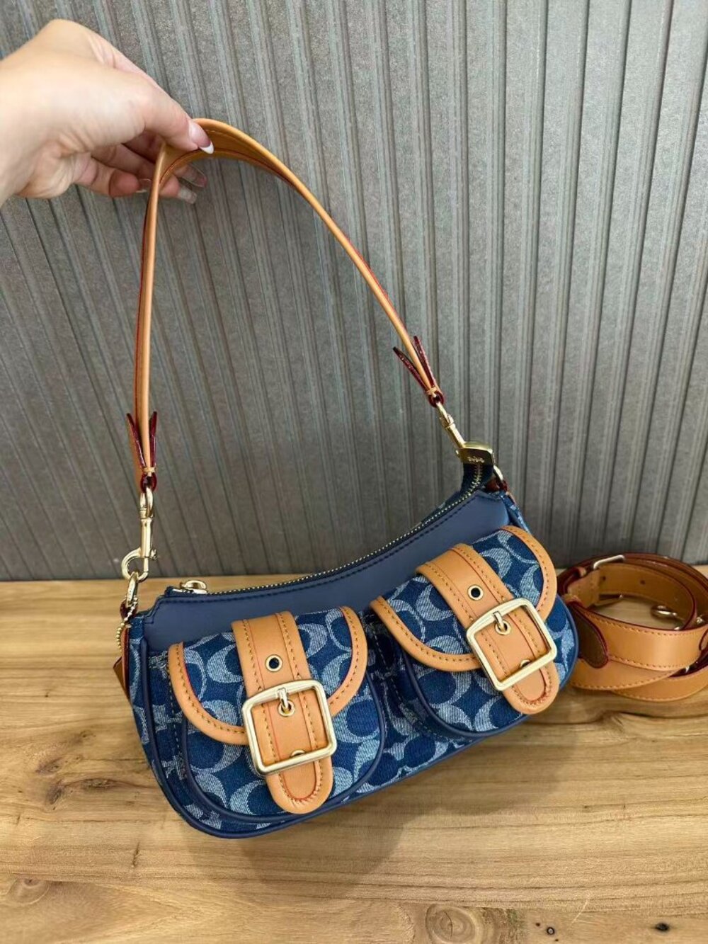 Pre-owned Coach baguette bag - Picture 2 of 6